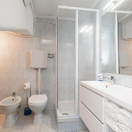 Apartment Pieno Centro A 5 Min Acquario Genoa